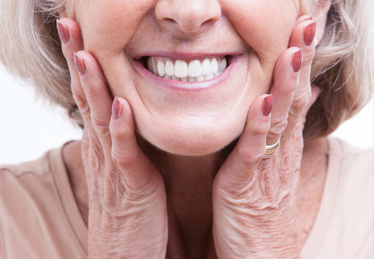 concept of mistakes to avoid with dentures